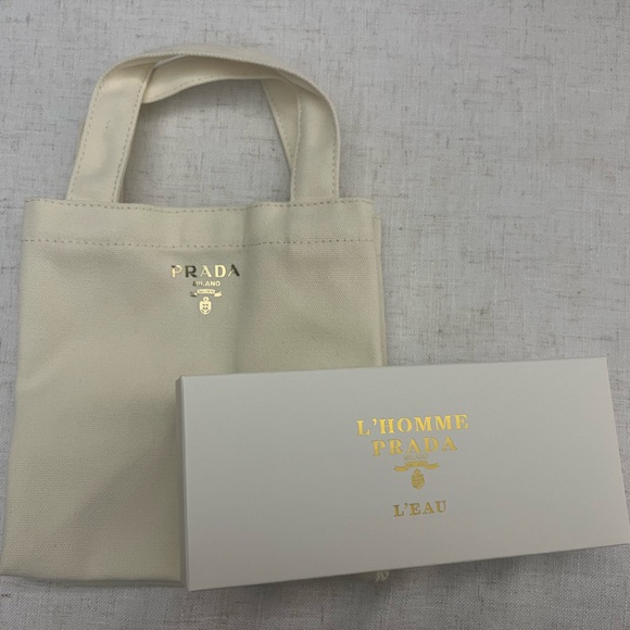 Prada toilet pouch canvas (new!) comes with box - Picture 1 of 4